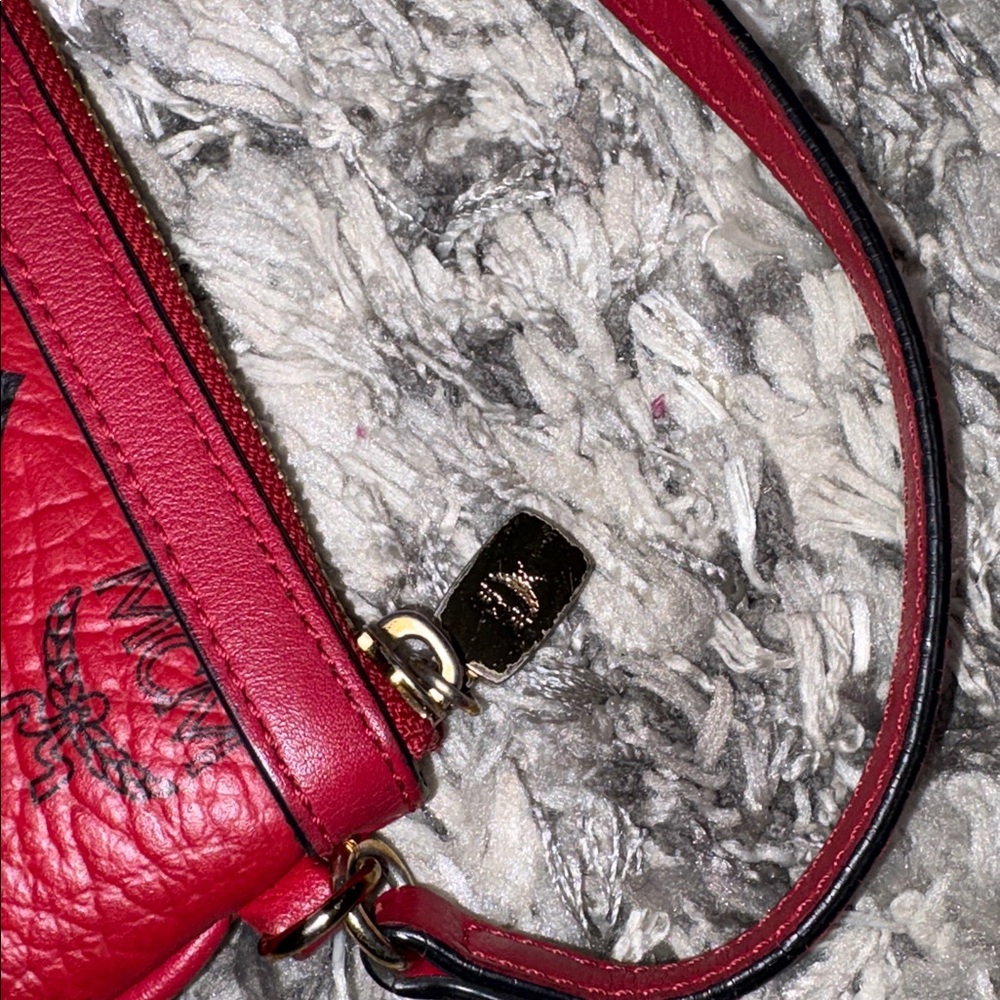 MCM Red Leather Logo-Print Wristlet - Picture 2 of 7